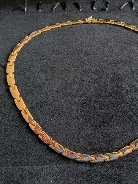 Vintag lated stainless steel magnetic therapy necGold-Tone Women's Link Necklace